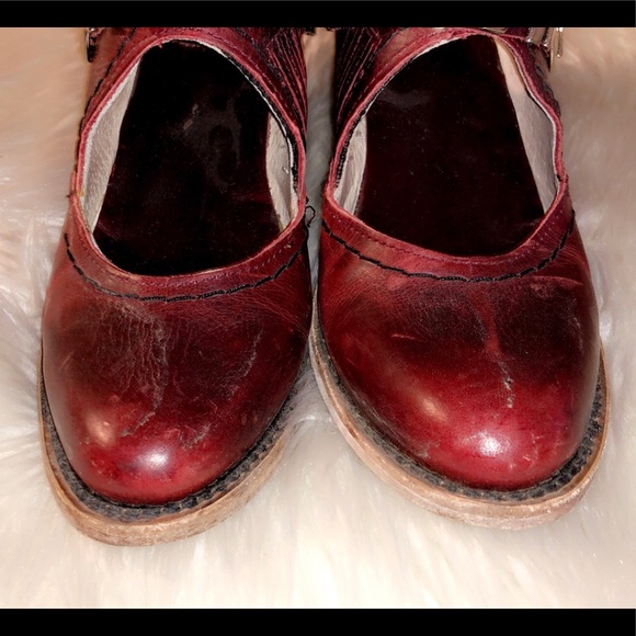 FREEBIRD Blade Burgundy Ankle Bootie - Picture 7 of 9